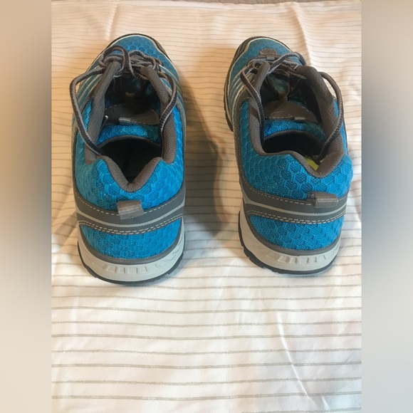 NWOT Eddie Bauer Women’s Hiking Sneaker (Size 10) NEVER WORN! - Picture 3 of 7